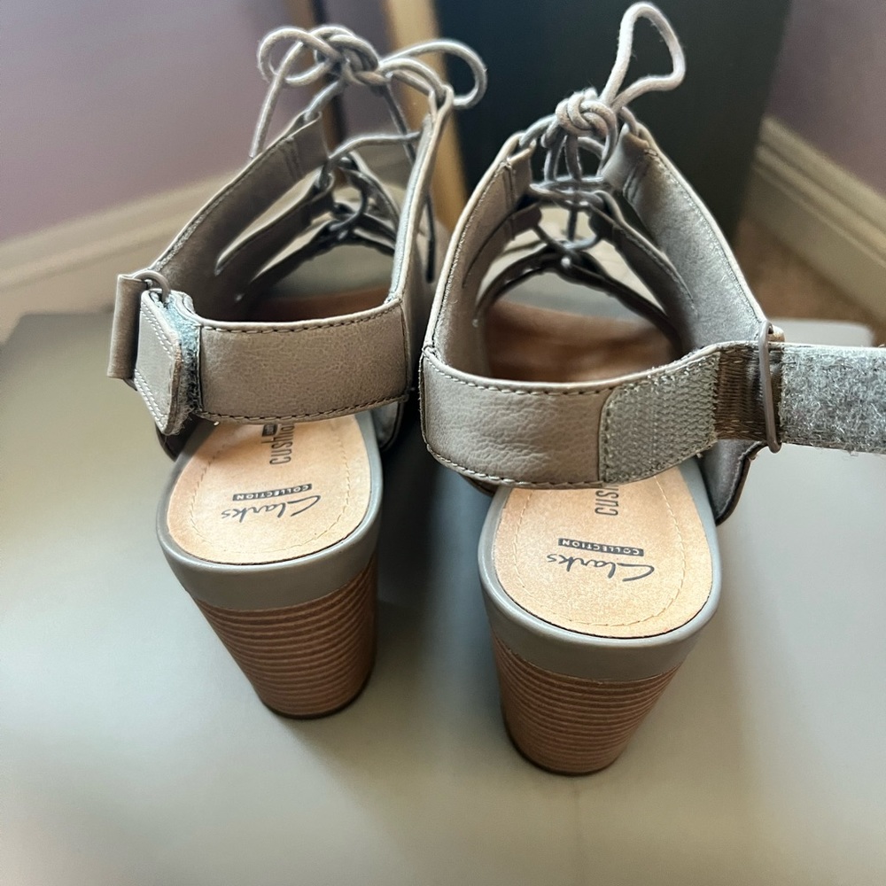 Shoes - Picture 4 of 5